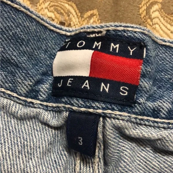 Tommy Hilfiger vintage jean shorts - Picture 3 of 3